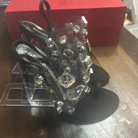 Alexander Wang
Women's Kaia Clear Crystal Stiletto Sandals 38
NEW - Picture 8 of 14